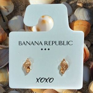 Banana Republic Conch Shell Stud Post Gold Earrings NWT